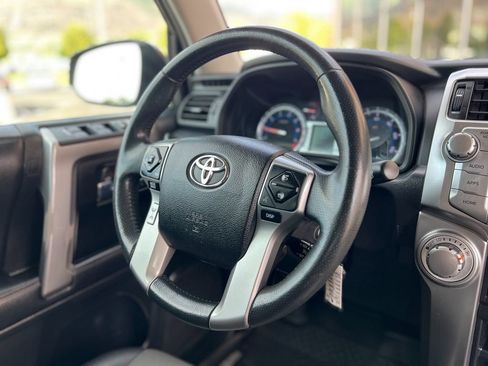Used 2018 Toyota 4Runner SR5 Premium AWD/4WD image 11