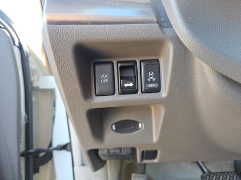 Used 2010 INFINITI G37 x w/ Premium Pkg image 14