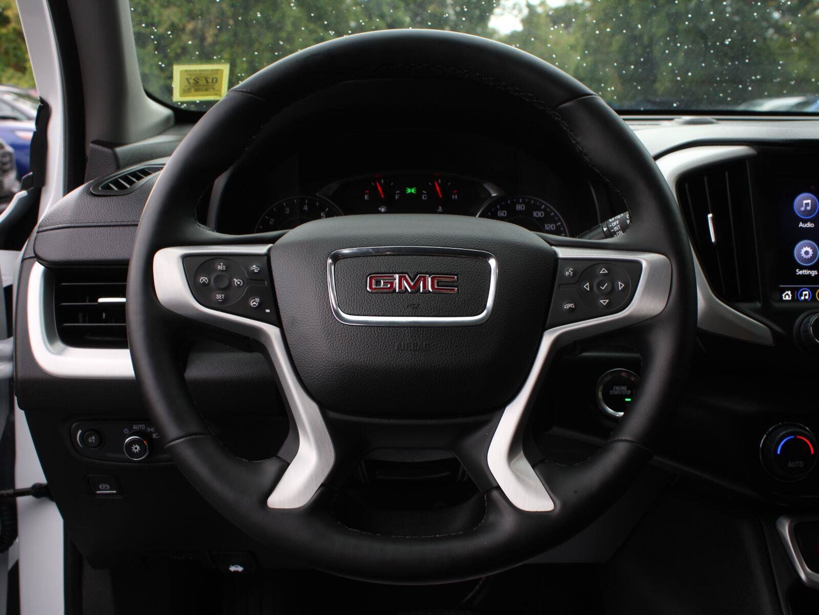 Used 2024 GMC Terrain SLT w/ Elevation Edition AWD/4WD image 11