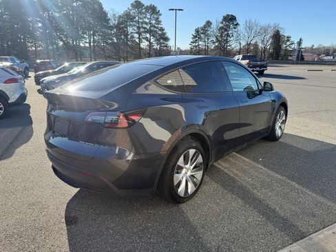 Used 2024 Tesla Model Y Long Range image 7