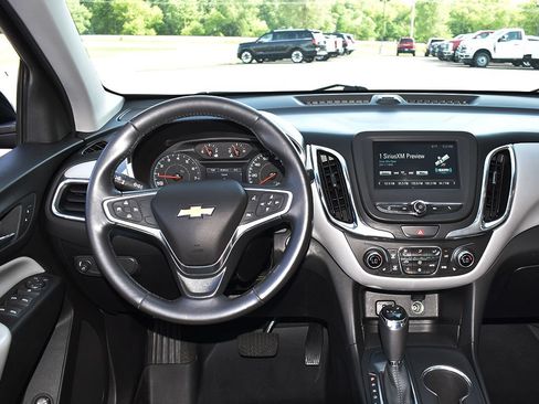 Used 2018 Chevrolet Equinox LT FWD image 16