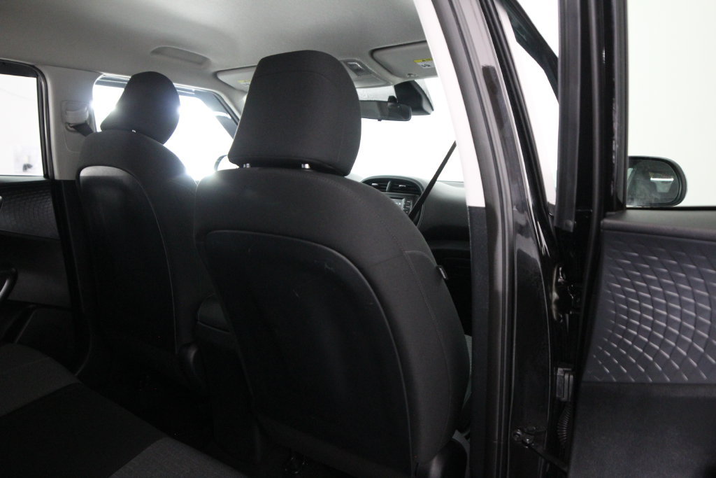 Used 2021 Kia Soul S FWD image 38
