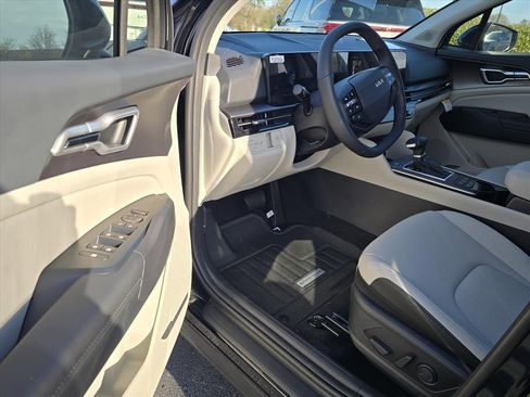 New 2026 Kia Sportage EX image 13