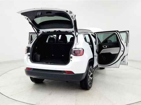 Used 2025 Jeep Compass Limited AWD/4WD image 33