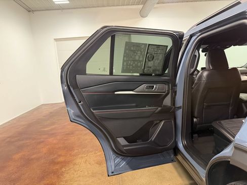 Used 2025 Ford Explorer ST-Line AWD/4WD image 46