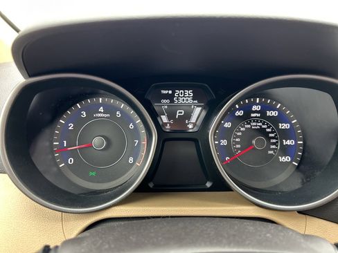 Used 2013 Hyundai Elantra GLS w/ Preferred Pkg image 6