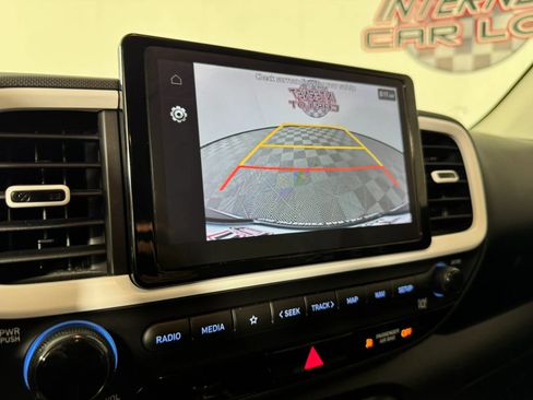 Used 2023 Hyundai Venue Limited w/ Cargo Package FWD image 18