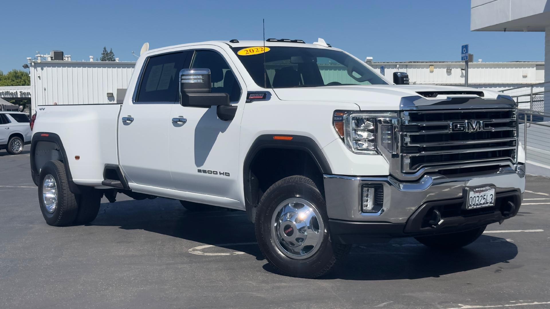 Used 2022 GMC Sierra 3500 SLT w/ SLT Convenience Package AWD/4WD image 1