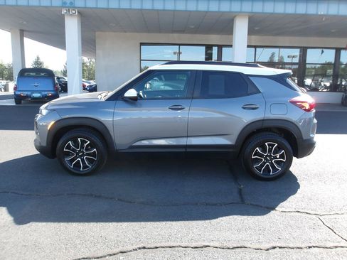 Used 2021 Chevrolet TrailBlazer ACTIV AWD/4WD image 2