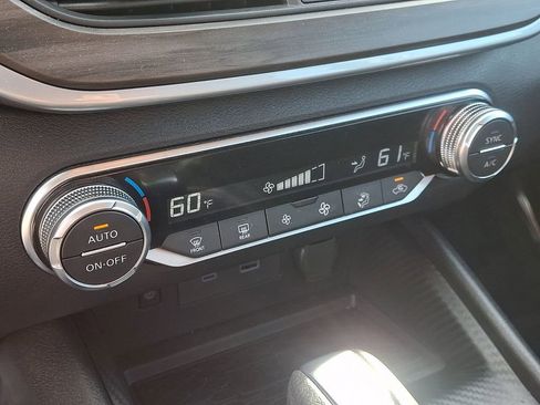 Used 2025 Nissan Altima 2.5 SV w/ SV Special Edition Package image 16