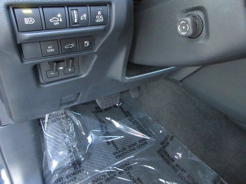 Used 2024 Toyota Land Cruiser image 30