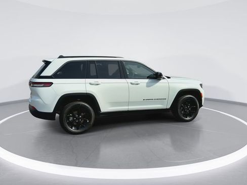 New 2026 Jeep Grand Cherokee Altitude AWD/4WD image 9