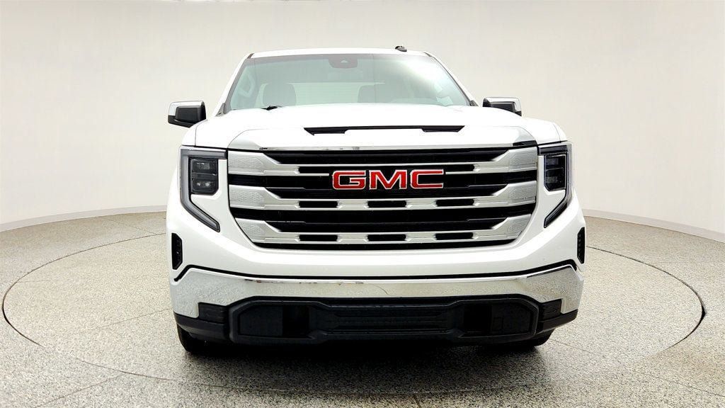 Used 2023 GMC Sierra 1500 SLE RWD image 2