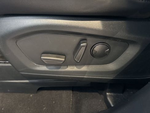 Certified 2022 Ford Explorer XLT w/ Equipment Group 202A image 26