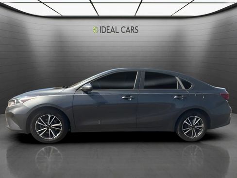 Used 2022 Kia Forte LXS w/ LXS Technology Package FWD image 8