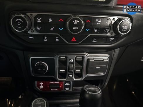 Used 2023 Jeep Gladiator Rubicon w/ Cold Weather Group image 19