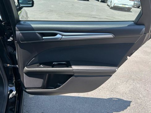 Used 2016 Ford Fusion SE FWD image 20