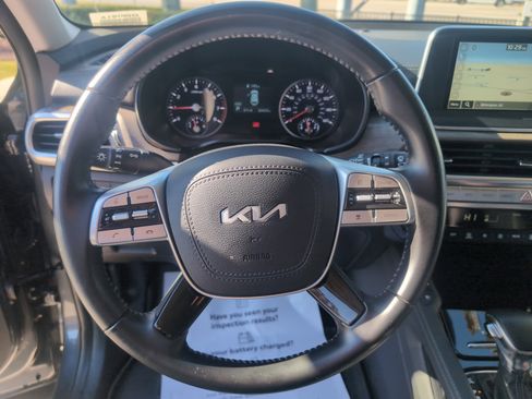 Used 2022 Kia Telluride EX w/ EX Premium Package image 18