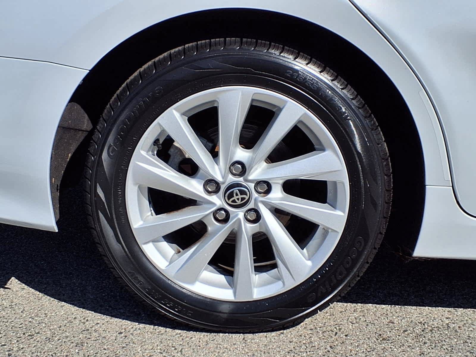 Used 2022 Toyota Camry LE FWD image 7