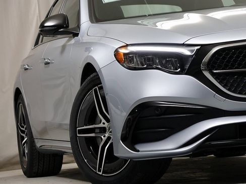 New 2026 Mercedes-Benz E 350 4MATIC Sedan image 4