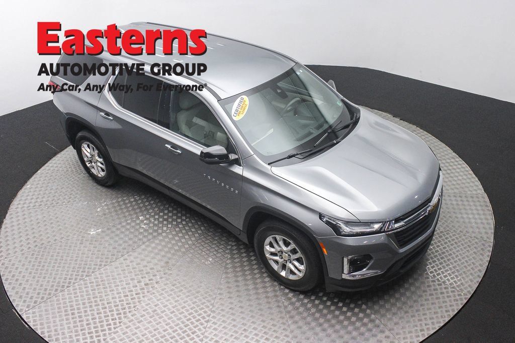 Used 2023 Chevrolet Traverse LS FWD image 3