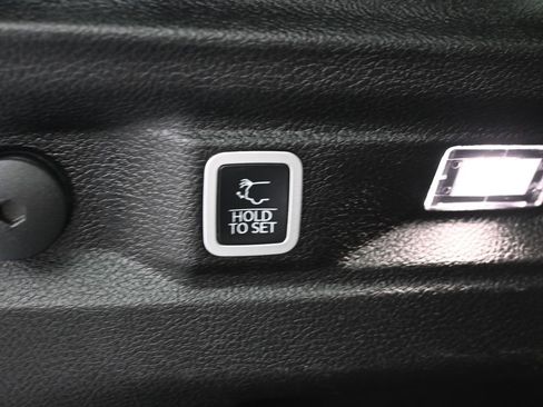 Used 2024 Jeep Grand Cherokee L Limited w/ Luxury Tech Group II image 15