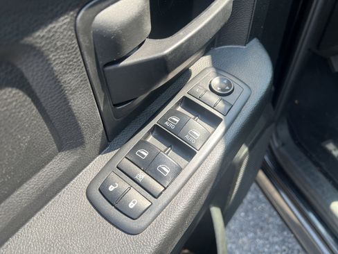 Used 2019 RAM 1500 Express image 20