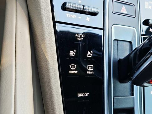 Used 2019 Porsche Cayenne AWD/4WD image 29