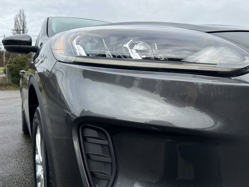 Used 2020 Ford Escape SE image 35