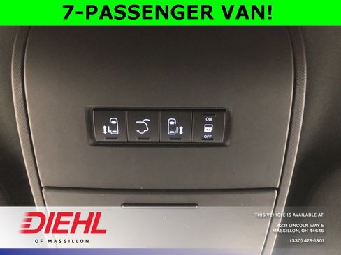 Used 2018 Dodge Grand Caravan SXT image 27