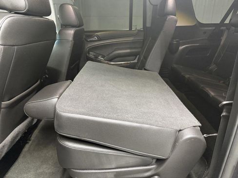 Used 2018 Chevrolet Suburban LT image 34