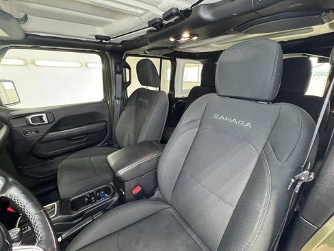 Used 2021 Jeep Wrangler Unlimited Sahara w/ Uconnect 4C Nav & Sound Group AWD/4WD image 13