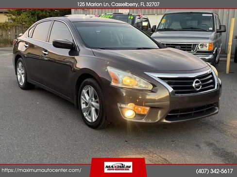 Used 2015 Nissan Altima 2.5 SV image 1
