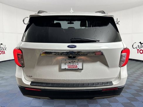 Used 2022 Ford Explorer XLT w/ Equipment Group 202A image 7