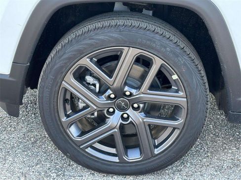 New 2026 Jeep Compass Limited image 7