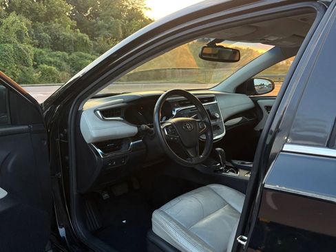 Used 2014 Toyota Avalon XLE image 10