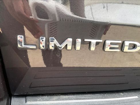 Used 2024 Ford Expedition Limited AWD/4WD image 10