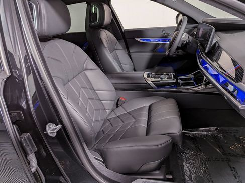Used 2026 BMW i7 xDrive60 AWD/4WD image 34
