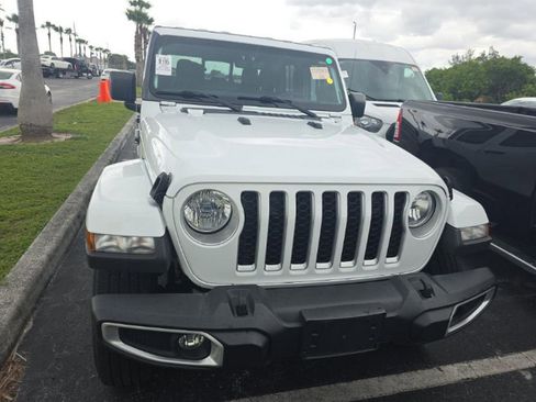 Used 2023 Jeep Gladiator Overland AWD/4WD image 3