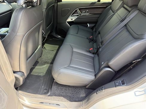 New 2026 Land Rover Range Rover Long Wheelbase SE AWD/4WD image 11