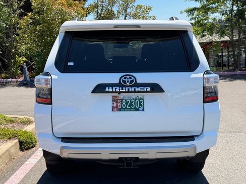 Used 2020 Toyota 4Runner TRD Off-Road Premium w/ Moonroof Package AWD/4WD image 6