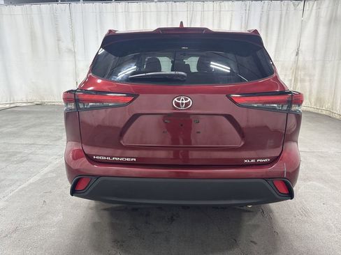 Used 2020 Toyota Highlander XLE image 4