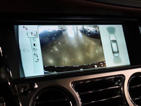 Used 2017 Rolls-Royce Ghost image 30