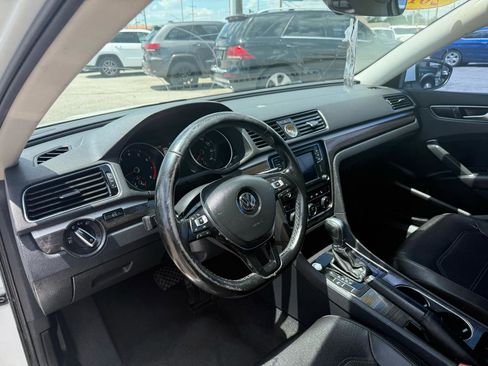 Used 2017 Volkswagen Passat 1.8T SE FWD image 8