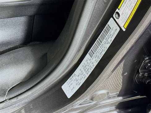 Used 2019 RAM 1500 Laramie image 23