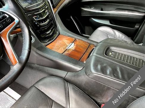 Used 2018 Cadillac Escalade Luxury AWD/4WD image 12