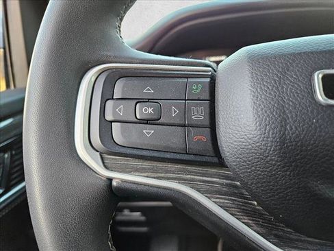 Used 2022 Jeep Wagoneer Series III w/ Flexible Seating Group image 14