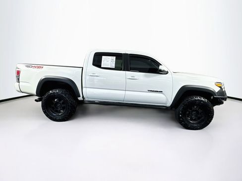 Used 2023 Toyota Tacoma TRD Off-Road w/ Technology Package AWD/4WD image 11