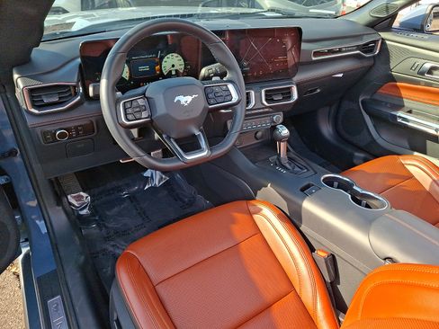 Used 2025 Ford Mustang GT Premium image 11