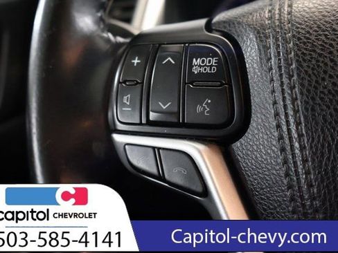 Used 2018 Toyota Highlander SE image 19